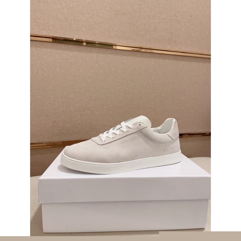 G*u*i sneakers